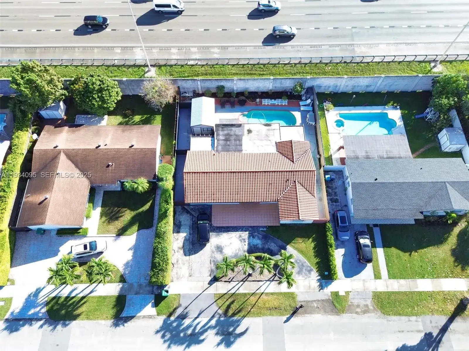 2711 SW 117th Ct, Miami FL 33175 photo 2