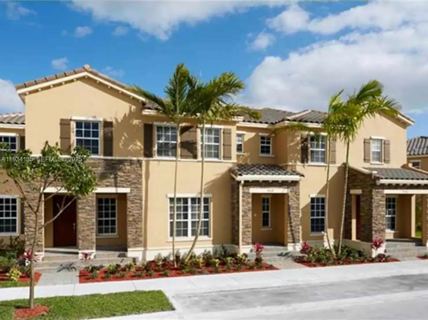 17083 SW 96 St, Miami FL 33196 photo 2