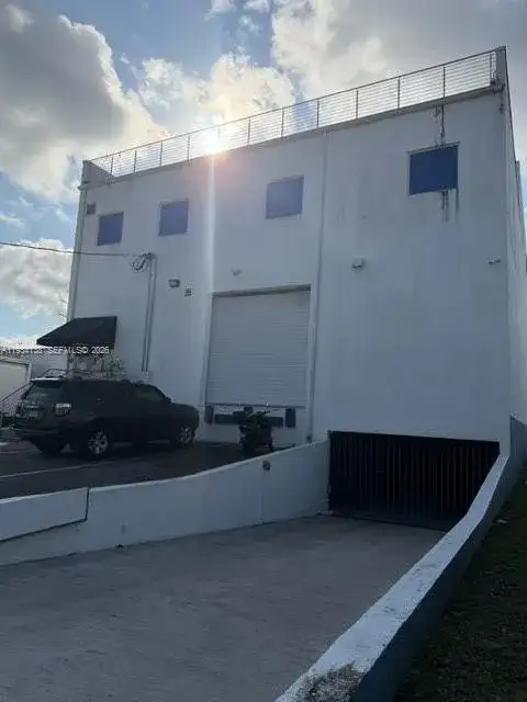 5465 NW 36th St, Miami Springs FL 33166 photo 3