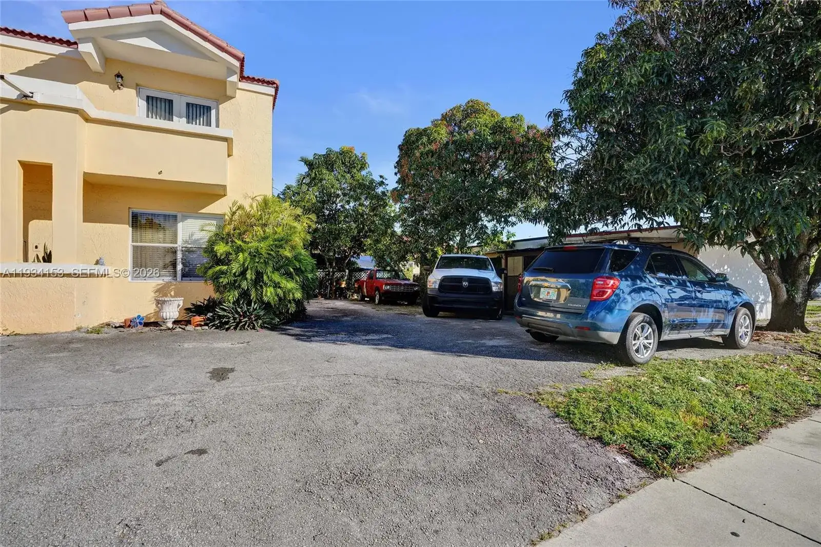 4141 W 4th Ave, Hialeah FL 33012 photo 2