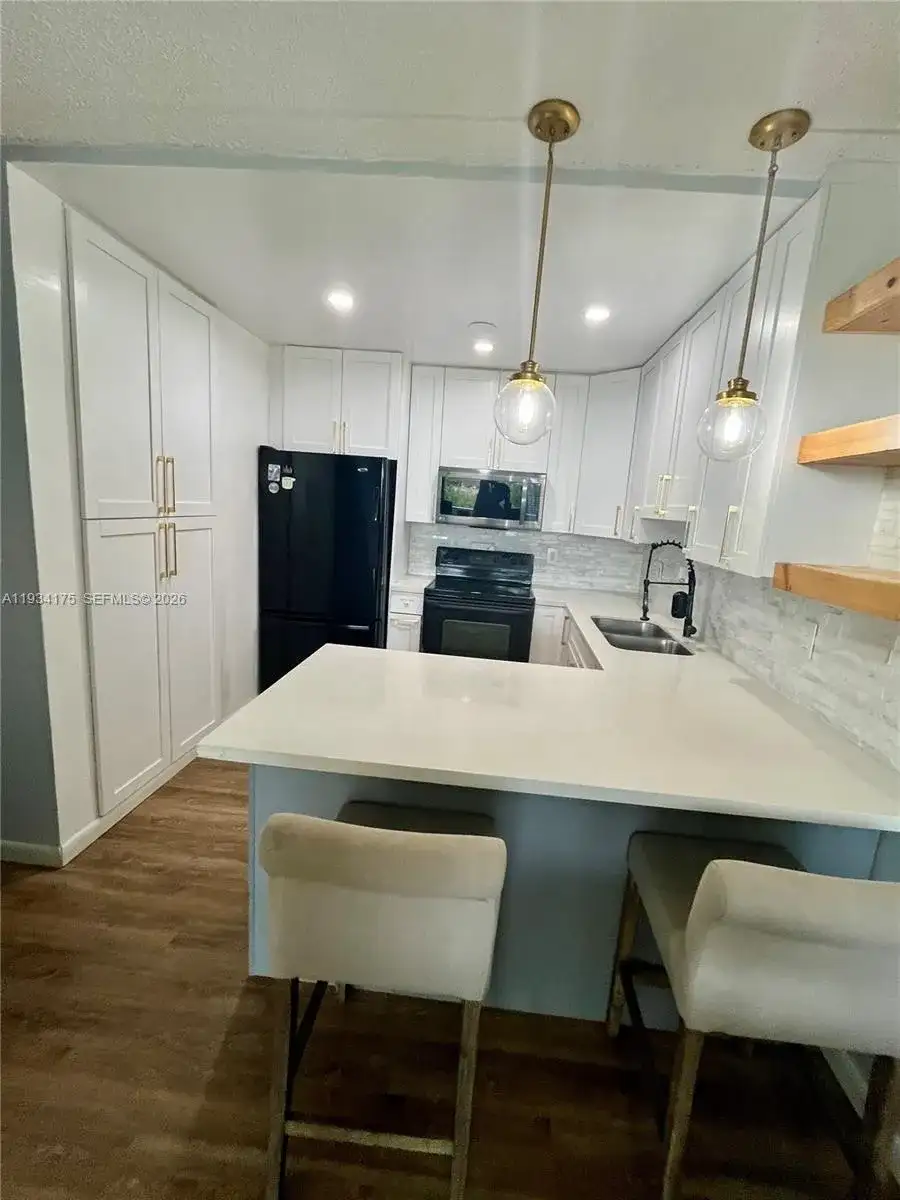 1750 W 56th St # 211, Hialeah FL 33012 photo 2