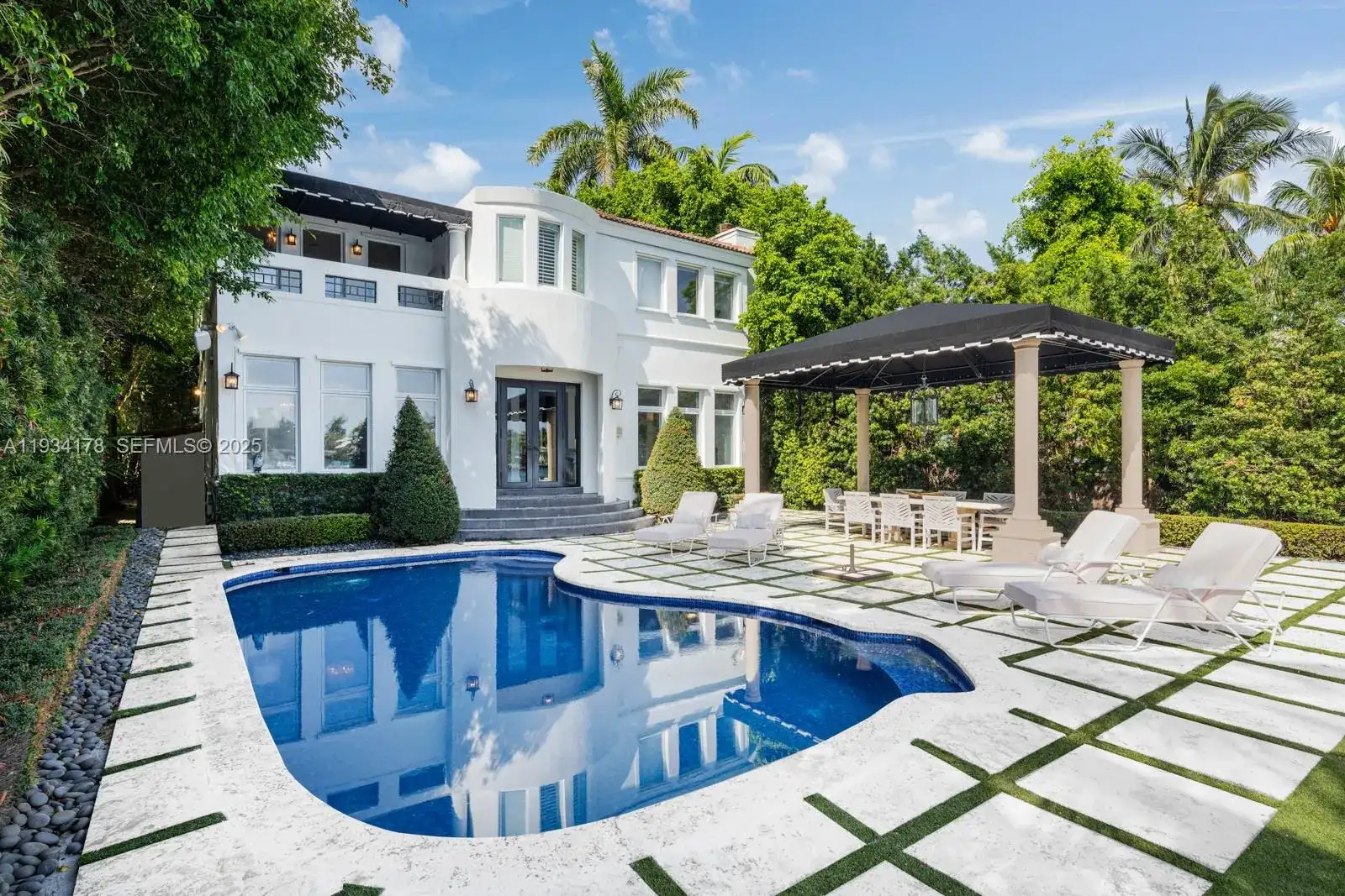 315 E San Marino Dr, Miami Beach FL 33139 photo 2