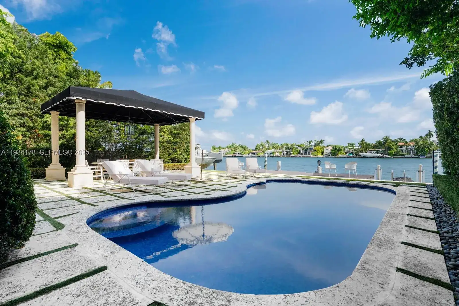 315 E San Marino Dr, Miami Beach FL 33139 photo 3