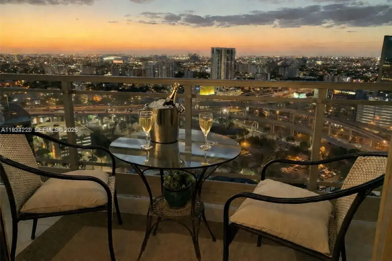 90 SW 3rd St # 2109, Miami FL 33130 photo 2