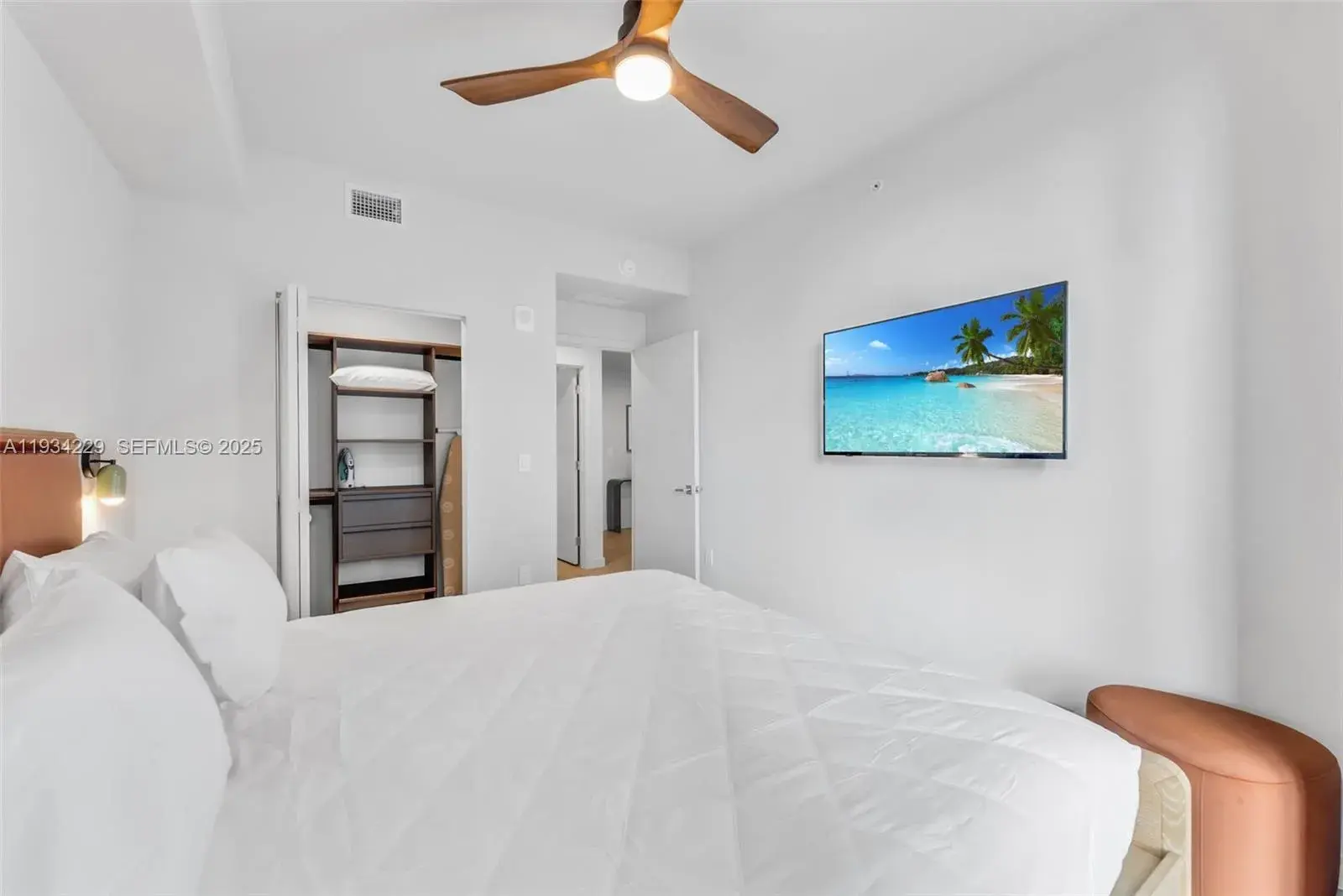 11 NE 6th ave # 2403, Miami FL 33132