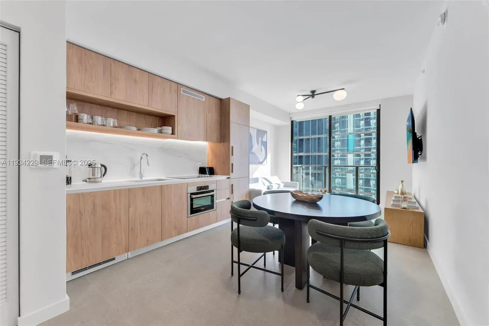 11 NE 6th ave # 2403, Miami FL 33132