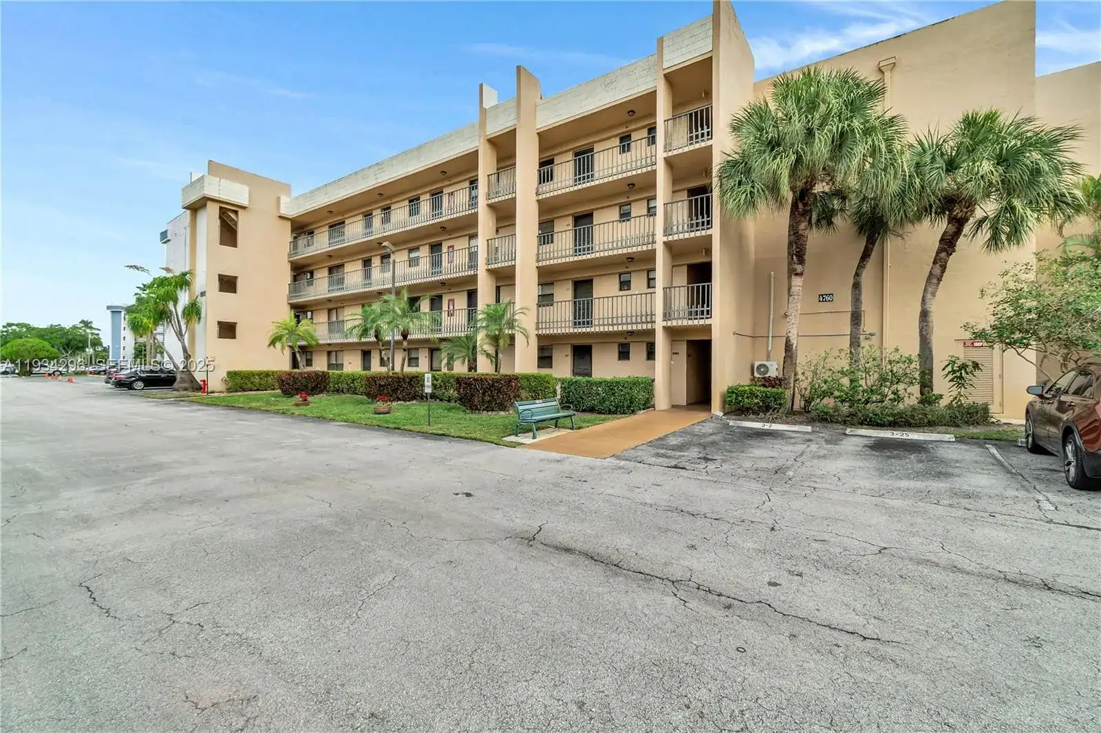 4760 W Lucerne Lakes Blvd W # 408, Lake Worth FL 33467 photo 2