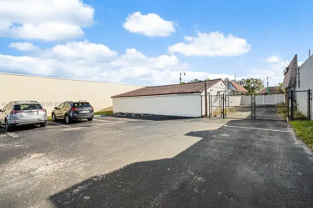 4749 Hollywood Blvd, Hollywood FL 33021 photo 5