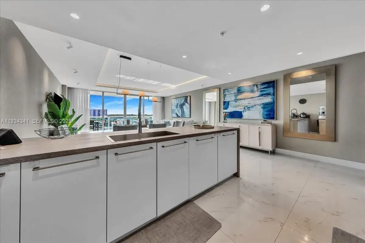 400 Sunny Isles Blvd # 718, Sunny Isles Beach FL 33160 photo 3