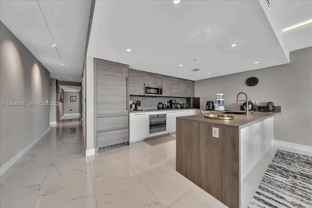 400 Sunny Isles Blvd # 718, Sunny Isles Beach FL 33160 photo 5