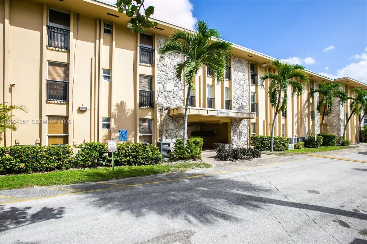 1 S Royal Poinciana Blvd, Miami Springs FL 33166