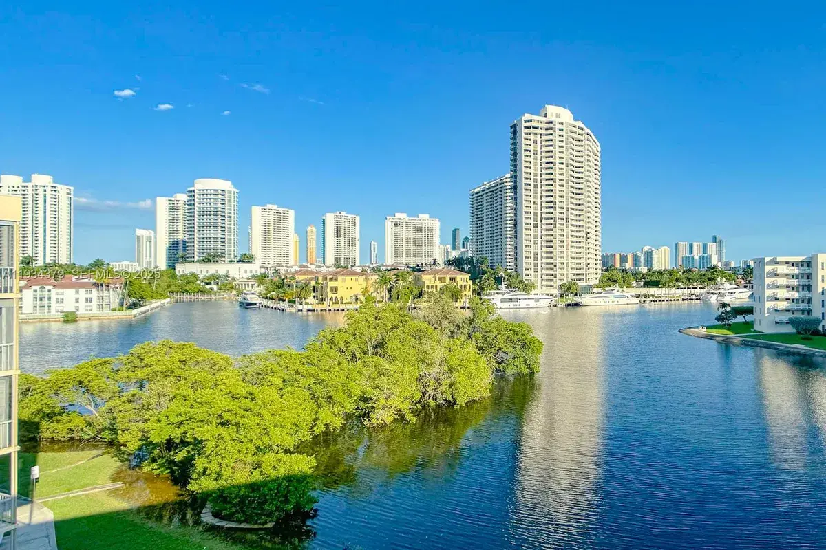 2930 Point East Dr # E601, Aventura FL 33160