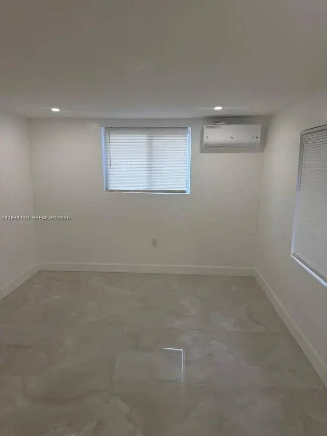1021 NW 25th Way # 3, Fort Lauderdale FL 33311