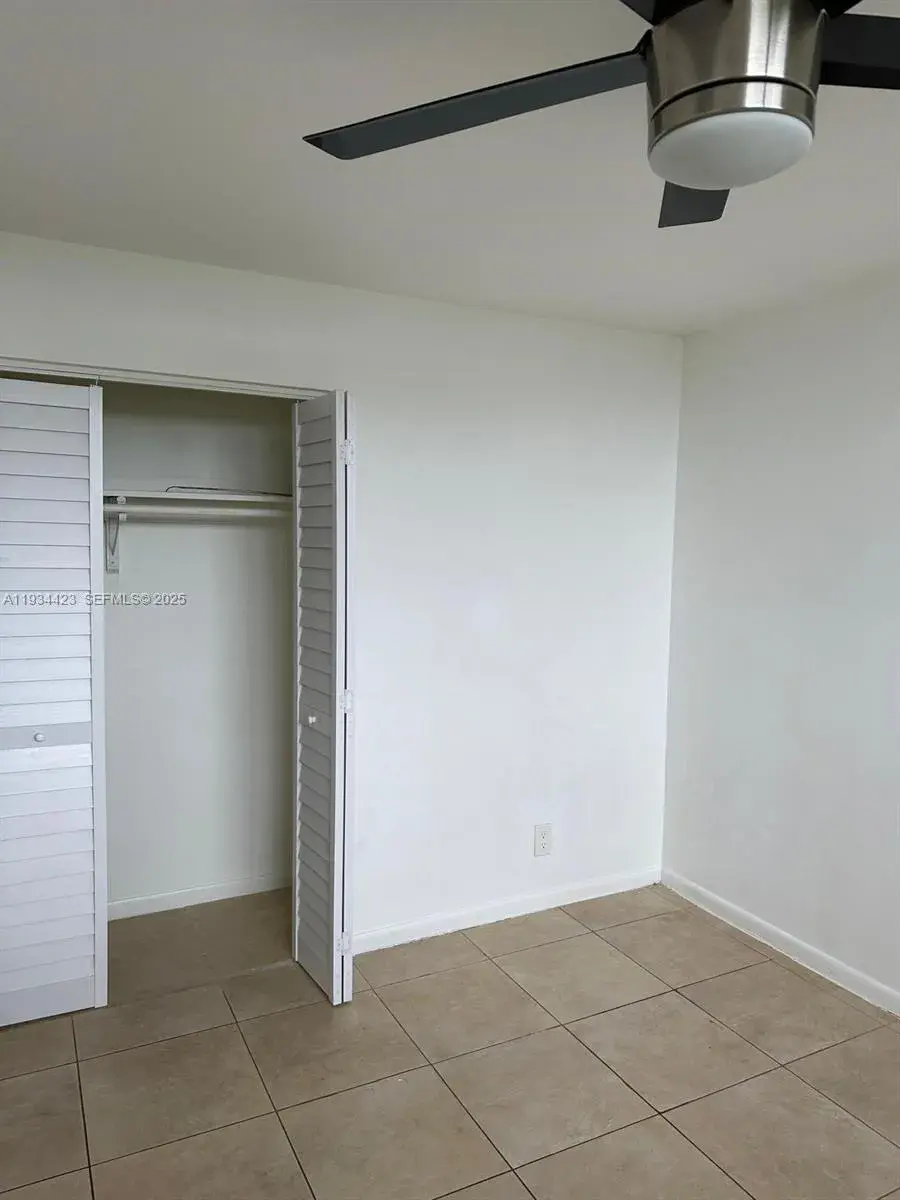 1830 Dixieanna St # 606, Hollywood FL 33020