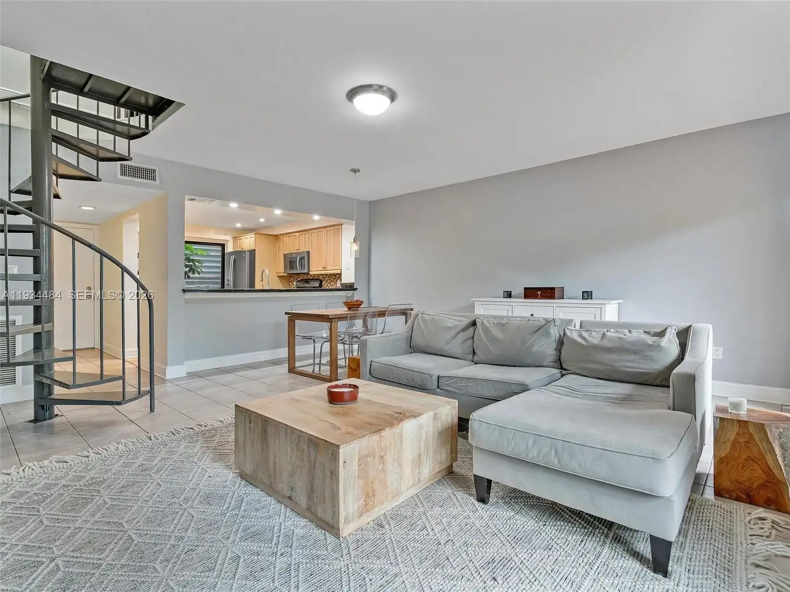 515 NE 38th St # 10, Miami FL 33137 photo 3