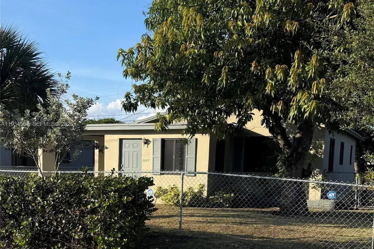 2227 NW 9th Ct, Fort Lauderdale FL 33311