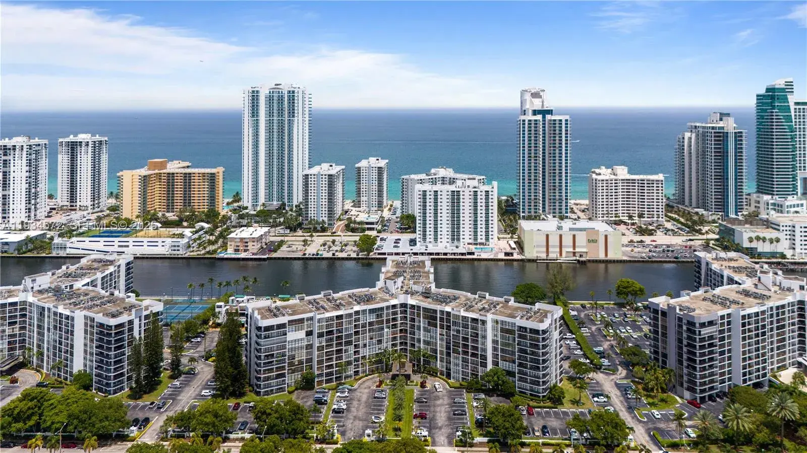 1000 Parkview Dr # 723, Hallandale Beach FL 33009