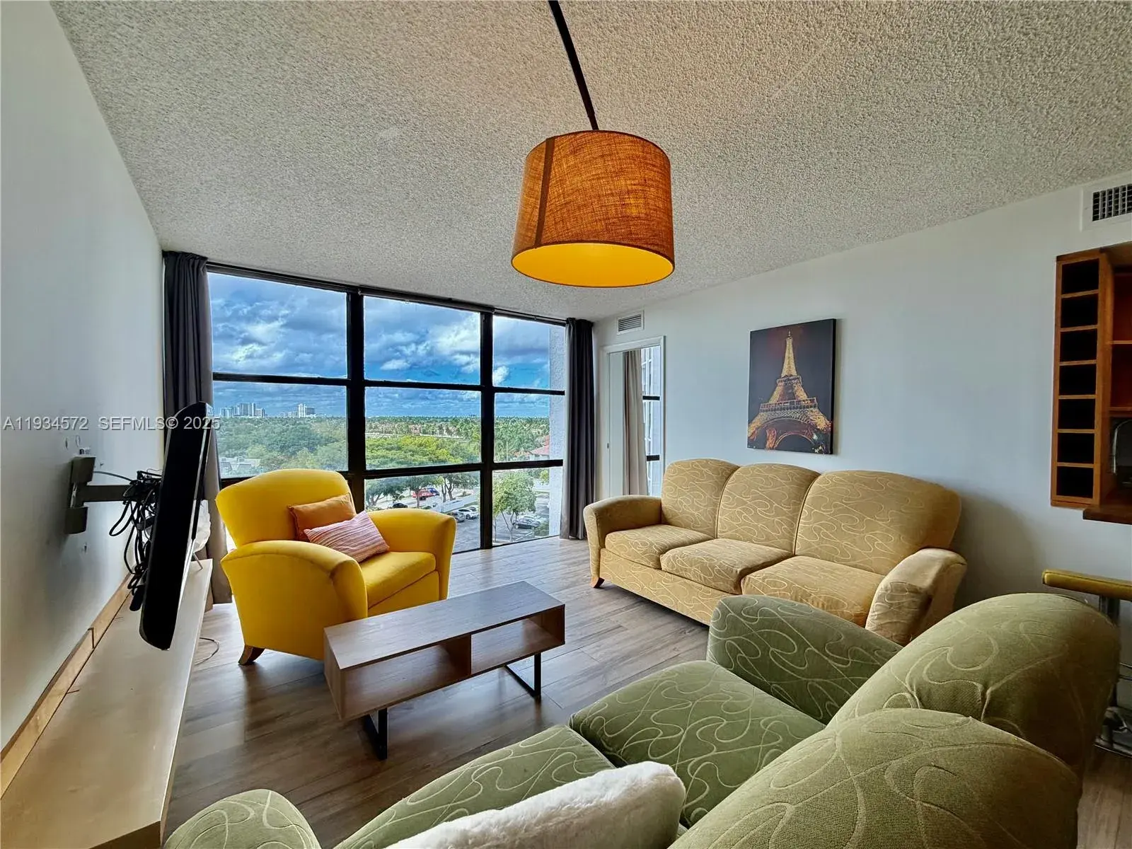 1000 Parkview Dr # 723, Hallandale Beach FL 33009