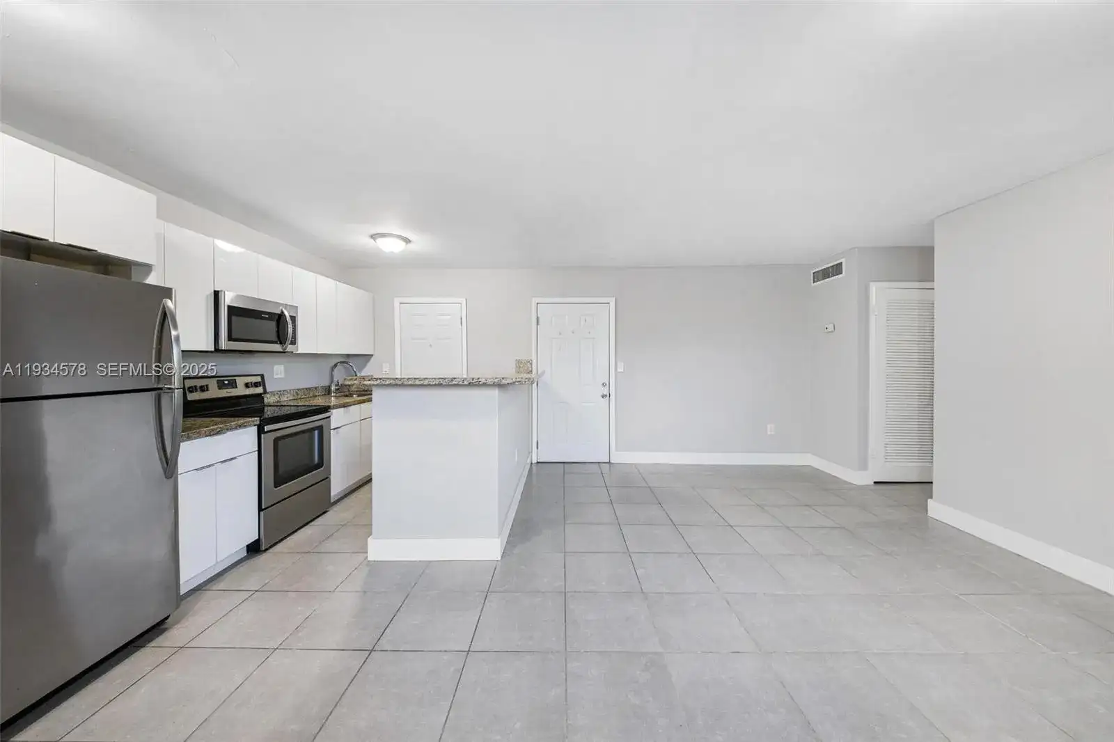 1960 NE 161st St # 202, North Miami Beach FL 33162 photo 4