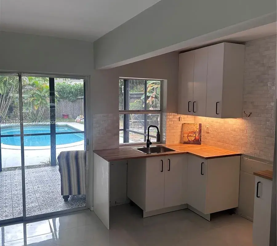 200 SE 19th St # 200, Fort Lauderdale FL 33316