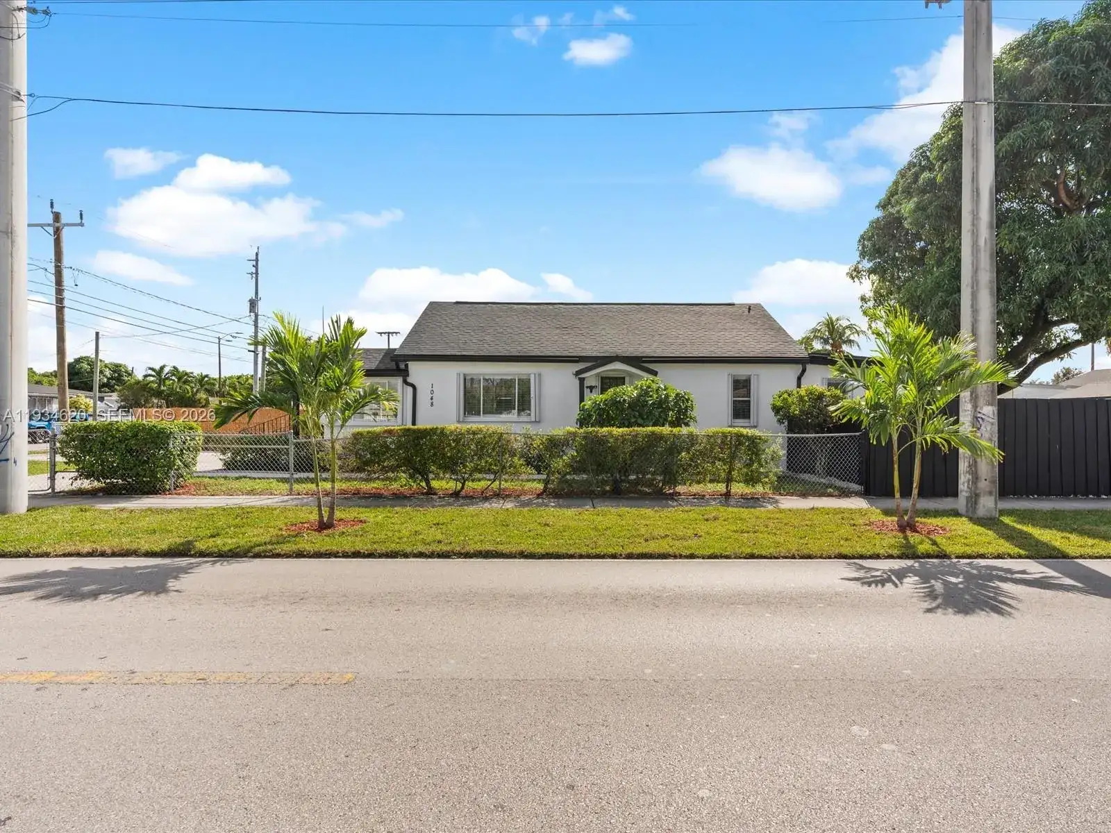 1048 NW 33rd Ave, Miami FL 33125 photo 2