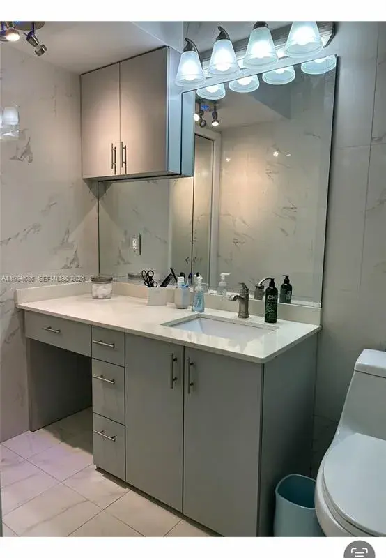 329 SE 3rd St # 405T, Hallandale Beach FL 33009