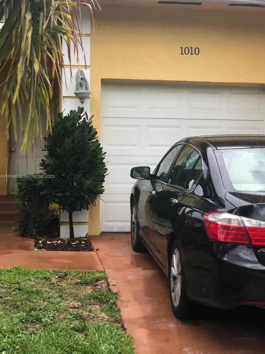 1010 NW 2nd Ave # 1010, Hallandale Beach FL 33009