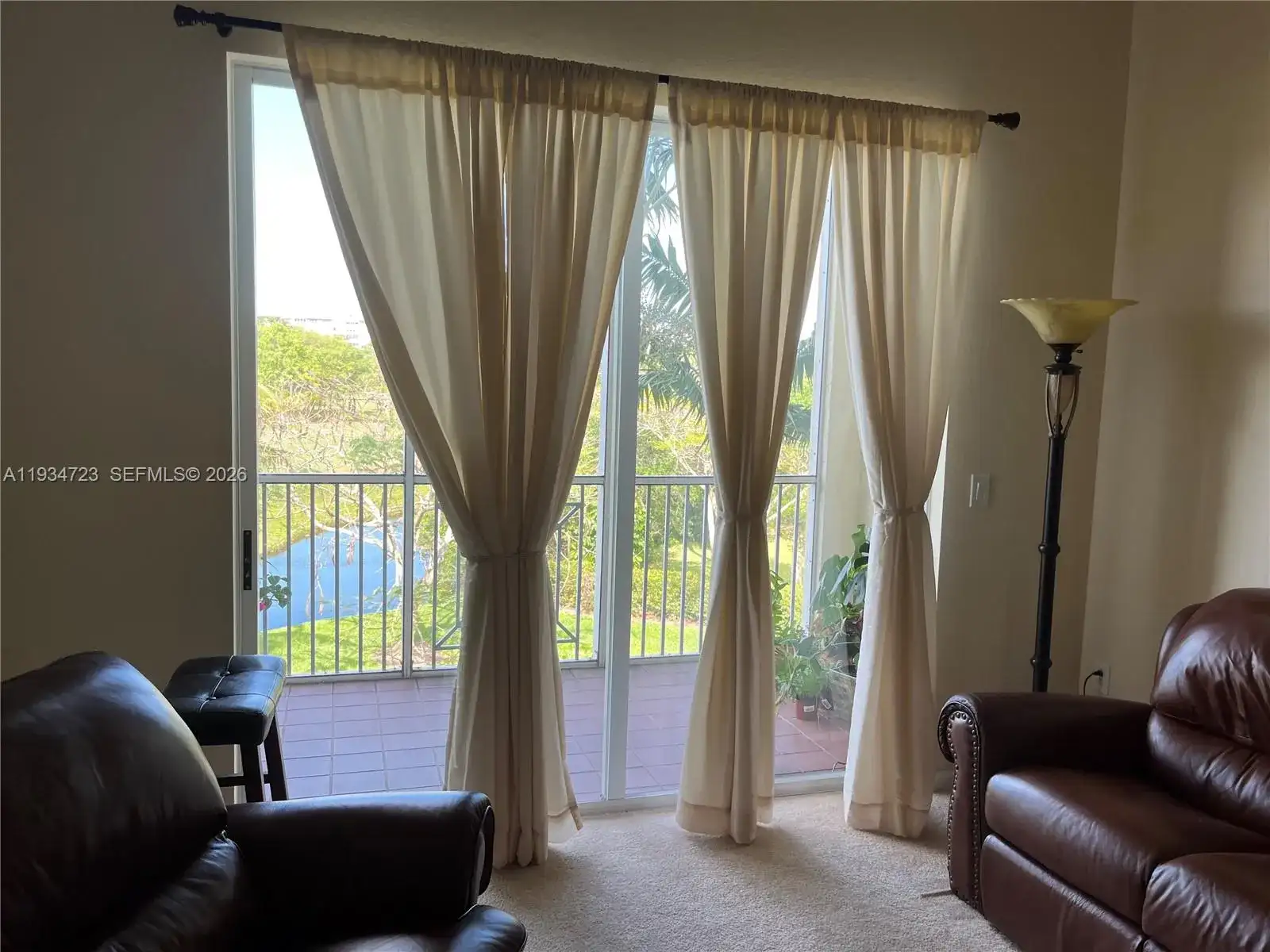 3500 Oaks Clubhouse Dr # 308, Pompano Beach FL 33069 photo 4