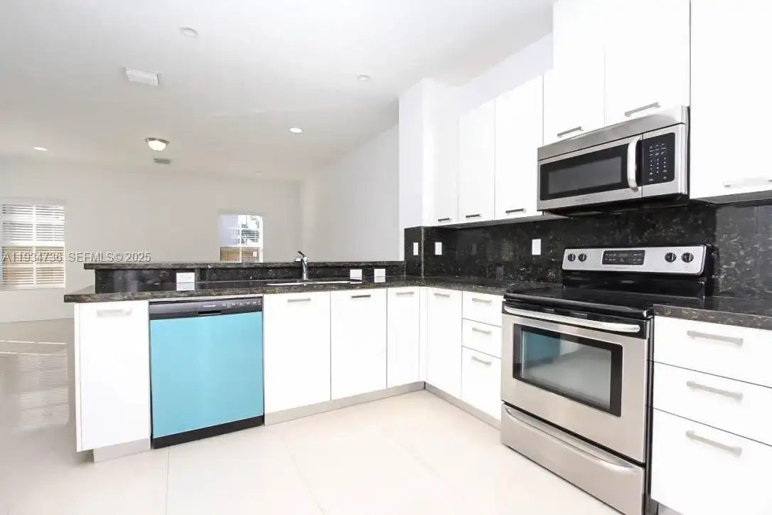 15670 SW 11th Ter # 0, Miami FL 33194 photo 4