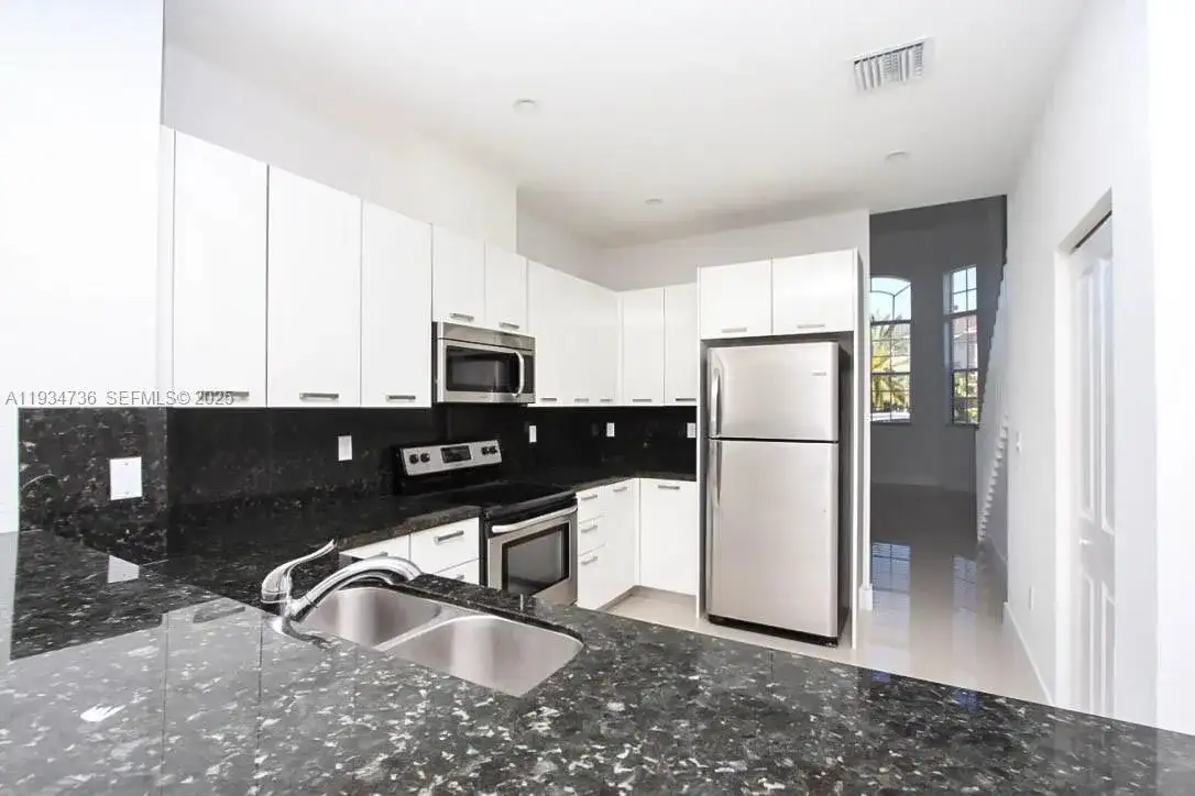 15670 SW 11th Ter # 0, Miami FL 33194 photo 5