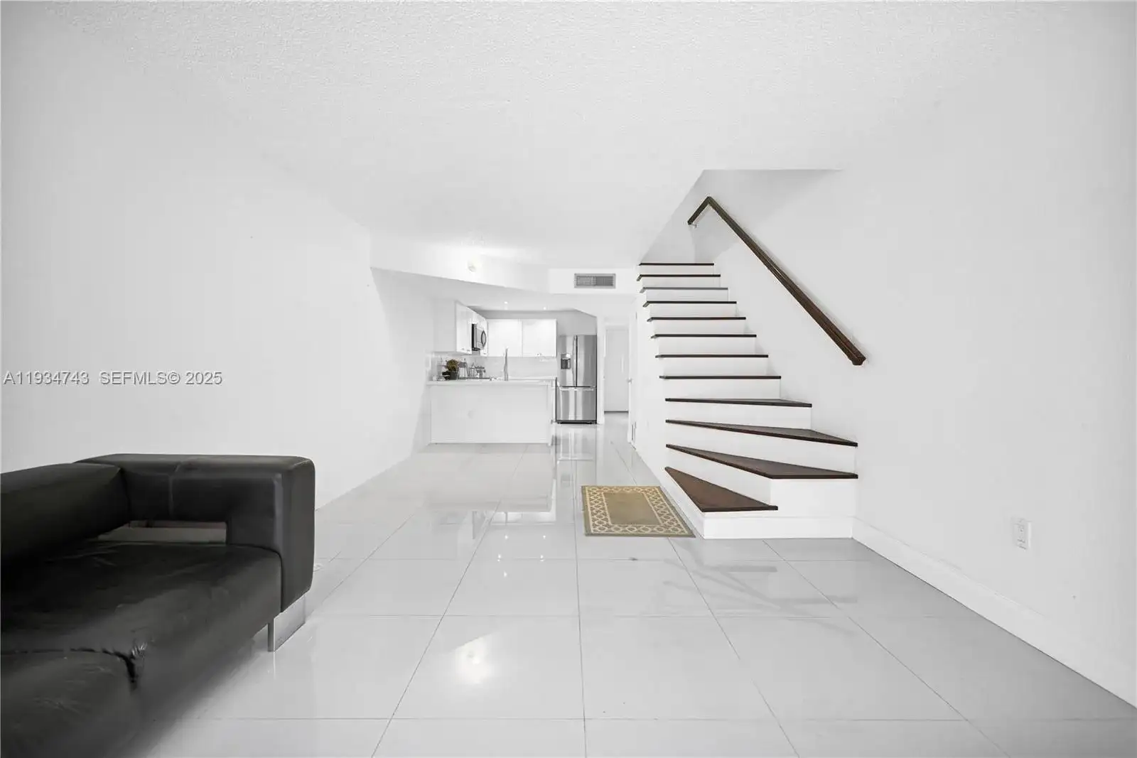 240 W 68th St # 213, Hialeah FL 33014 photo 2