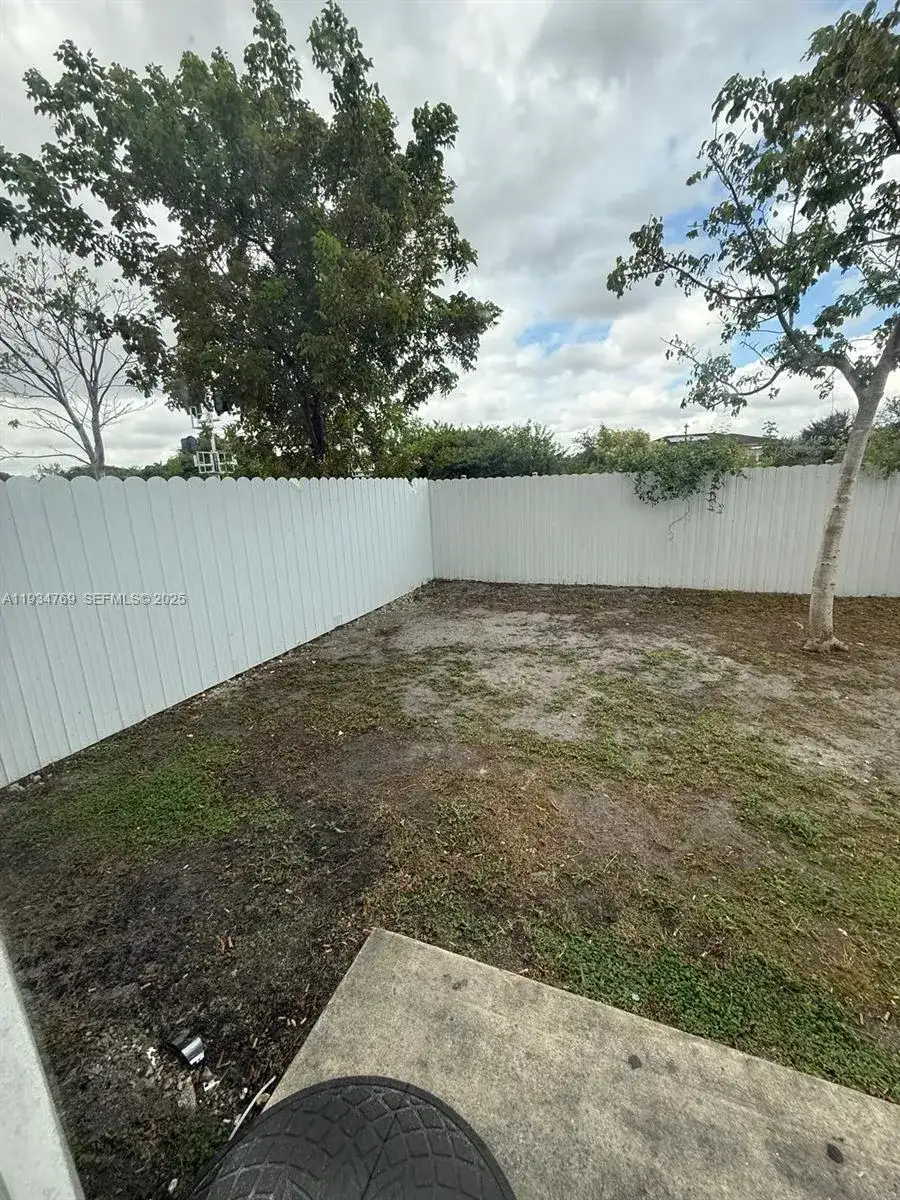 2121 NW 72nd # 2121, Miami FL 33147 photo 4