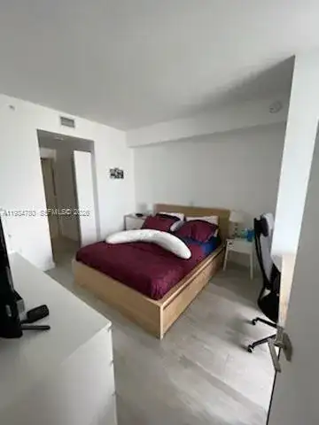 45 SW 9th St # 3210, Miami FL 33130 photo 5