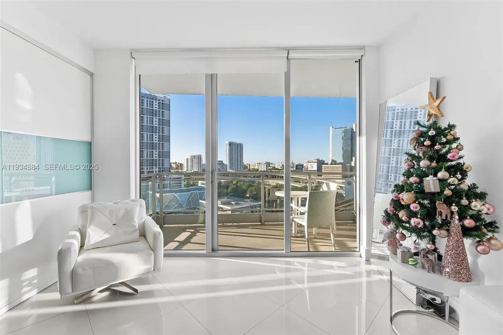 90 SW 3rd St # 1410, Miami FL 33130 photo 2