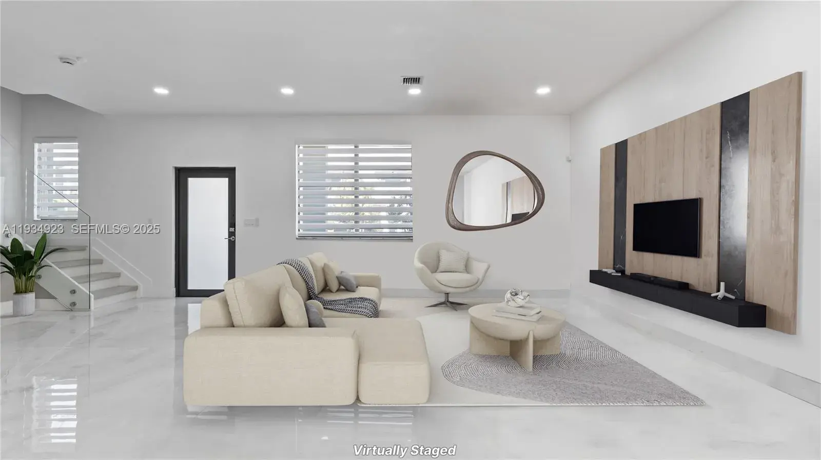 8206 NW 43rd St, Doral FL 33166