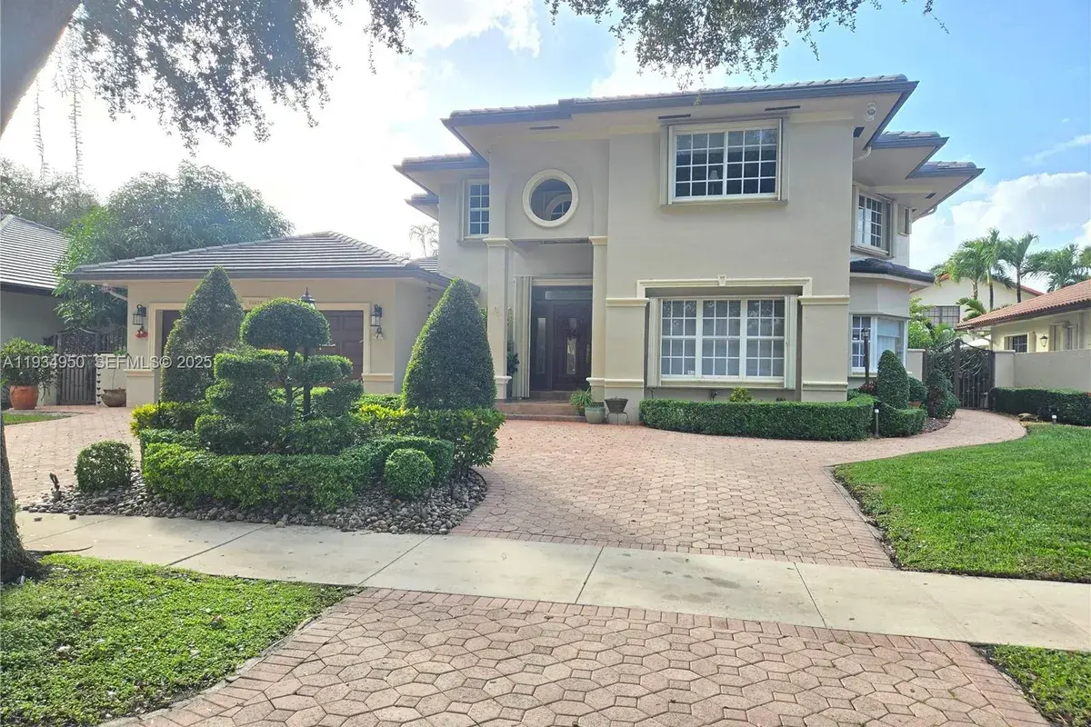16422 NW 83rd Pl, Miami Lakes FL 33016