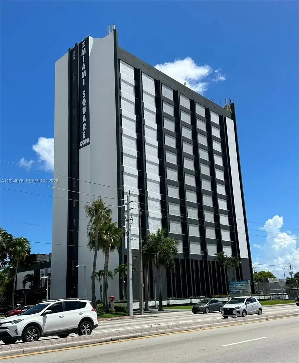699 NE 167th St, North Miami Beach FL 33162 photo 2