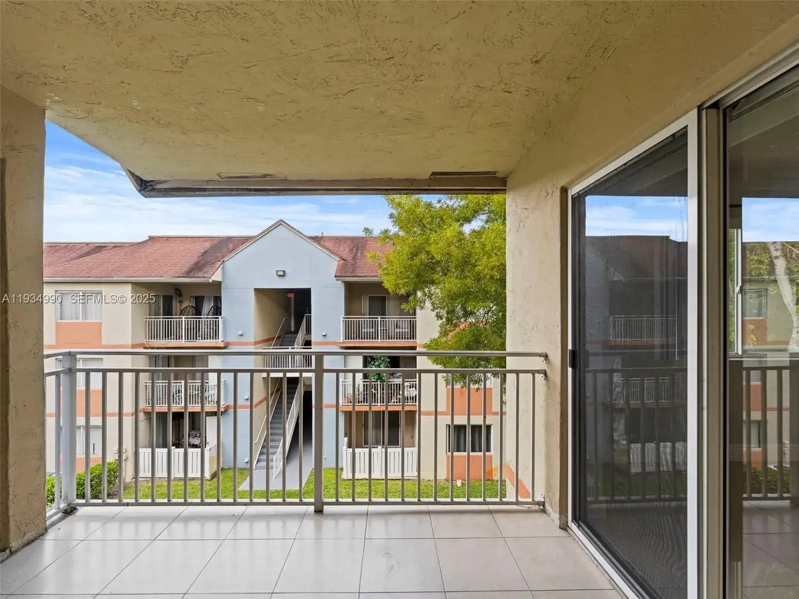 18870 NW 57th Ave # 308, Hialeah FL 33015 photo 3