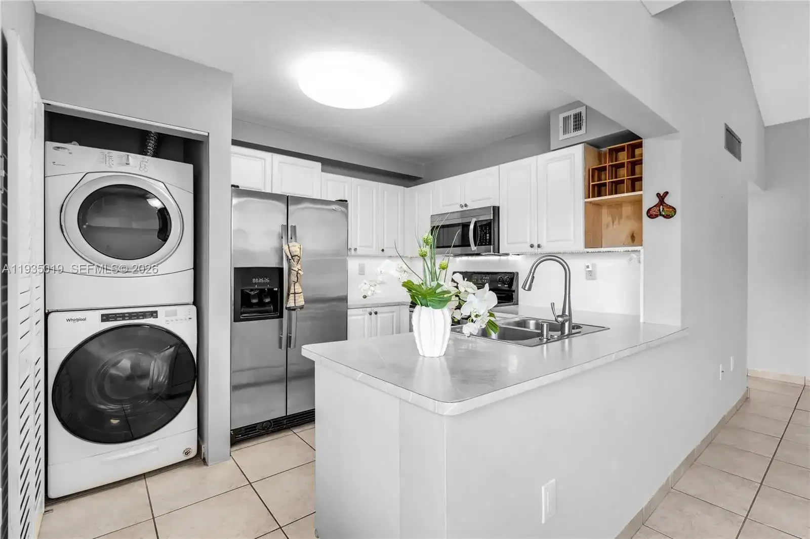 341 W Park Dr # 15, Miami FL 33172 photo 2