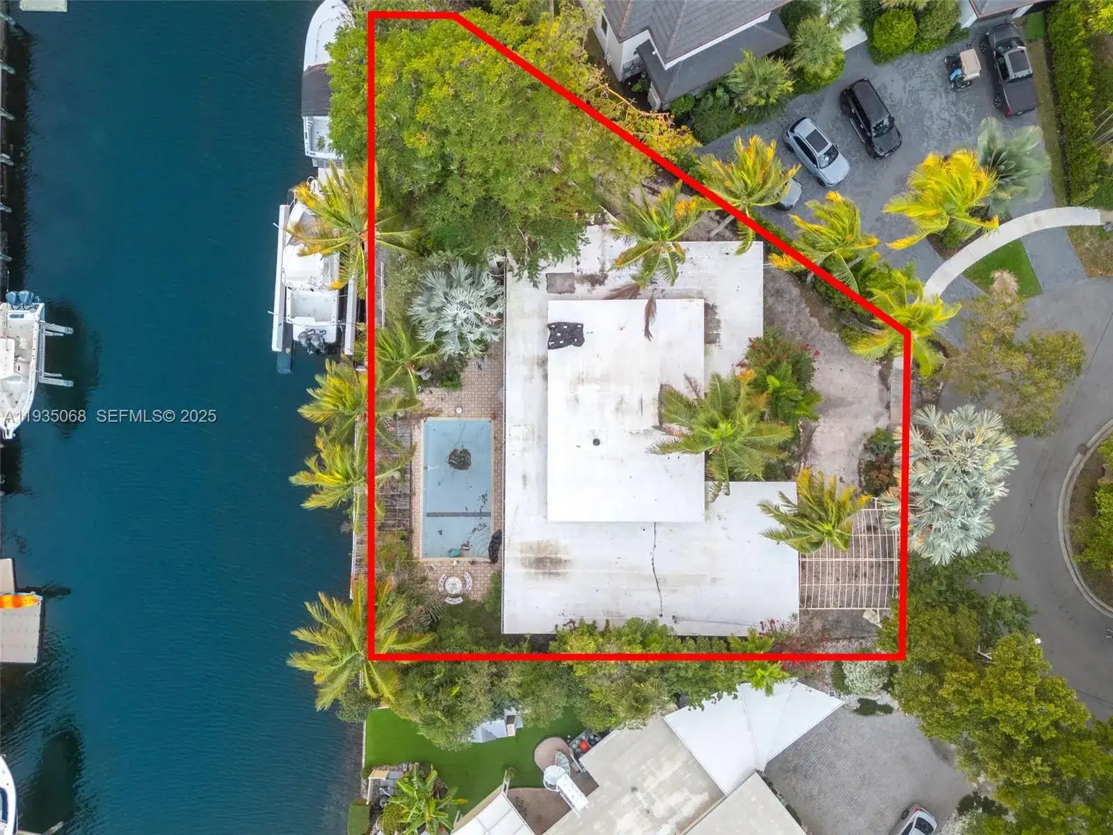 12900 Ixora Cir, North Miami FL 33181 photo 2