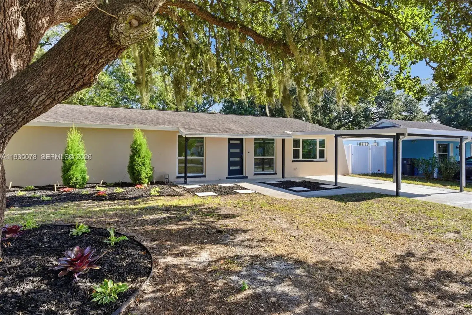 613 Highview Cir N, Brandon FL 33510 photo 2