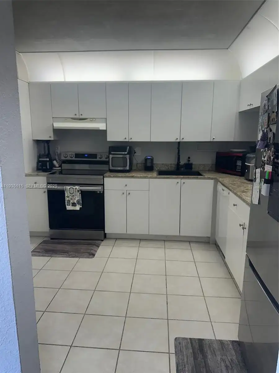 2903 N Miami Beach Blvd # 409, North Miami Beach FL 33160 photo 5