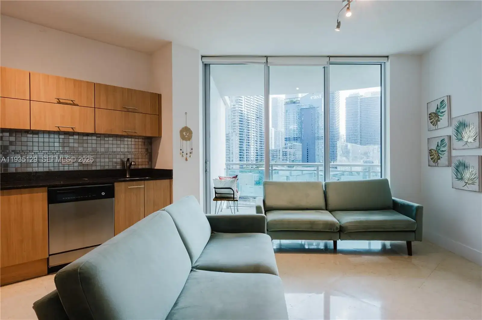 350 S Miami Ave # 1814, Miami FL 33130 photo 3
