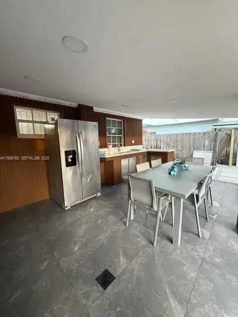 6190 W 14th Ave, Hialeah FL 33012 photo 4