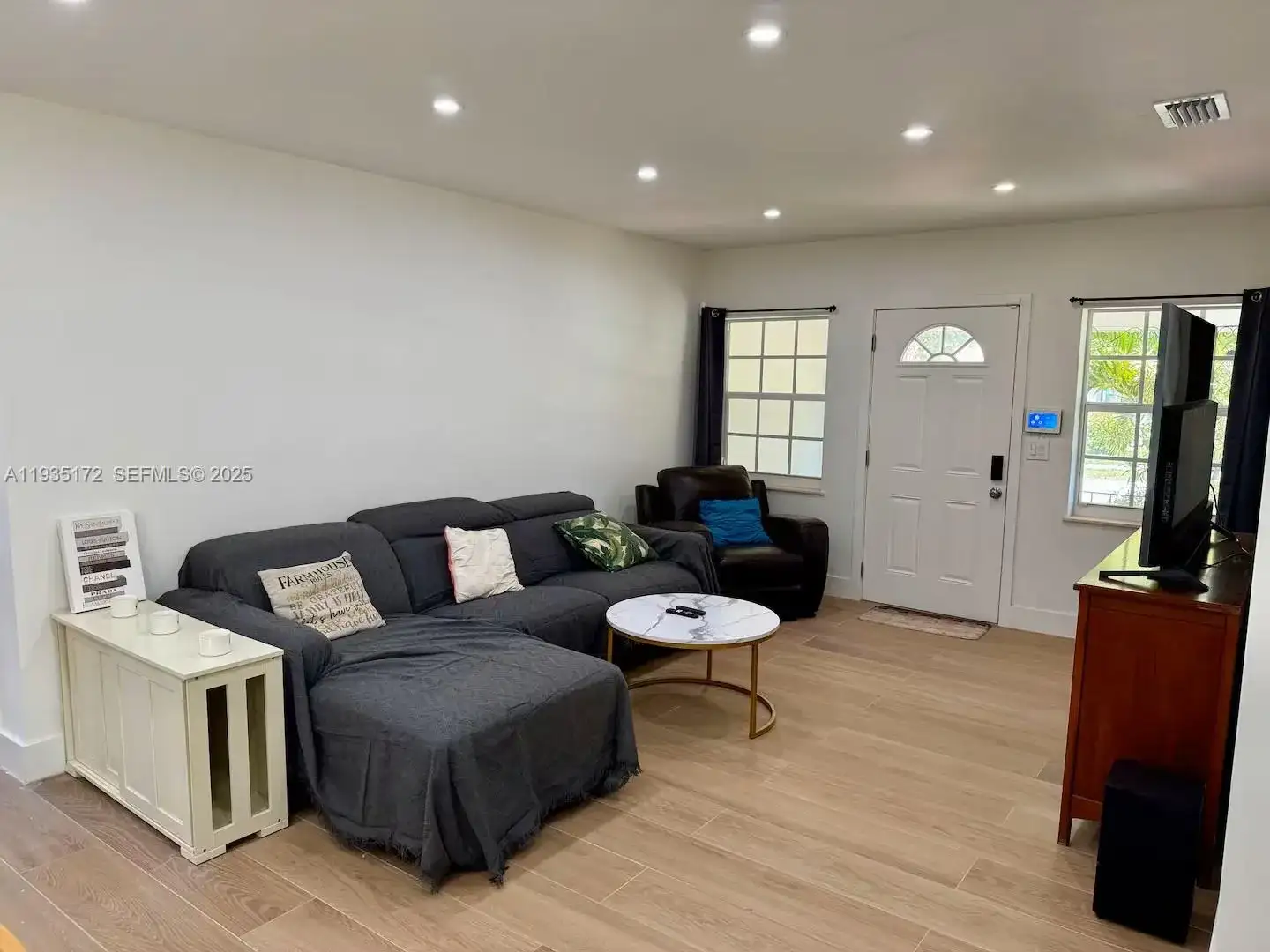 15800 NE 15th Ave, North Miami Beach FL 33162 photo 5