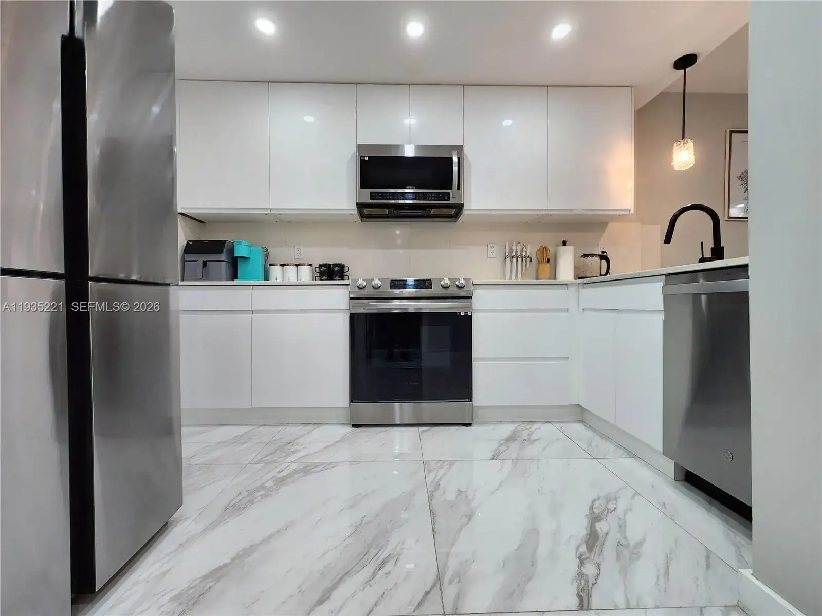 3725 S Ocean Dr # 425, Hollywood FL 33019 photo 2