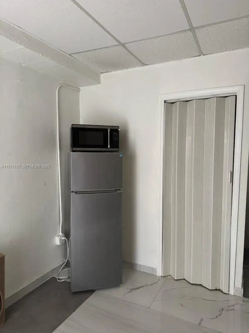 861 W 32nd ST # 1, Hialeah FL 33012 photo 4