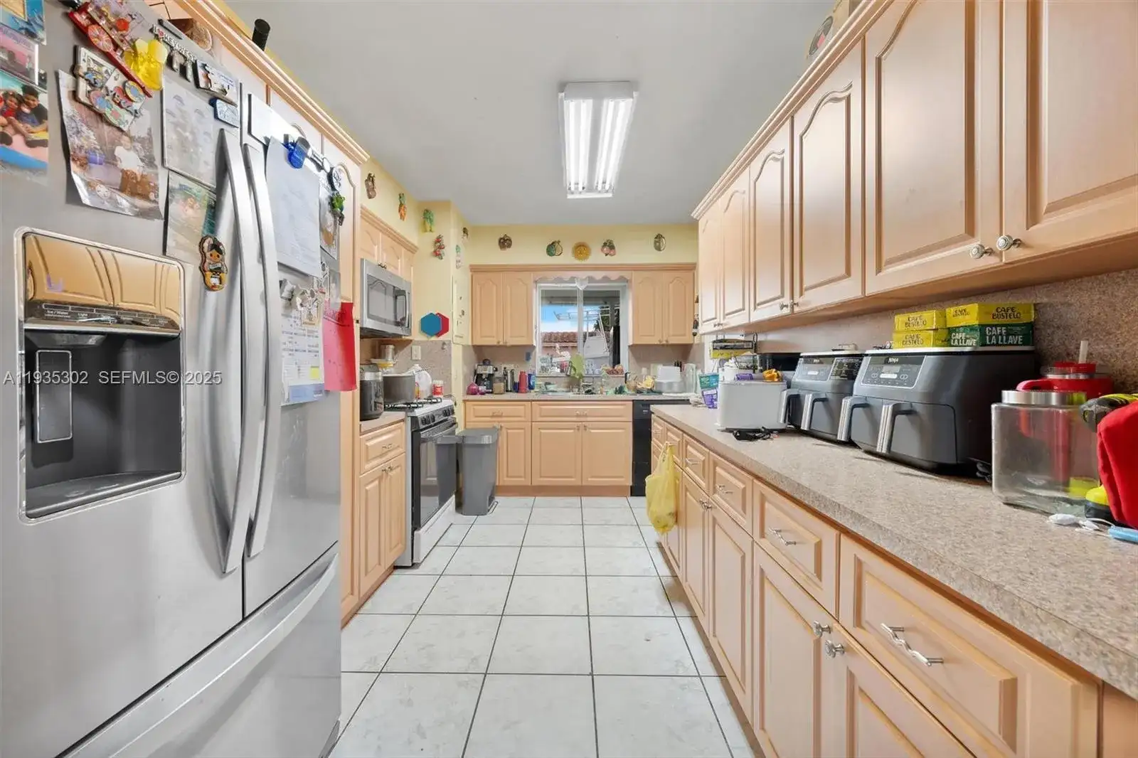 590 W 35th Pl, Hialeah FL 33012 photo 5