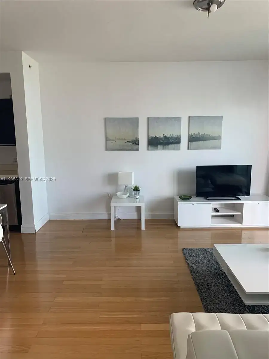 90 SW 3rd St # 1211, Miami FL 33130 photo 5