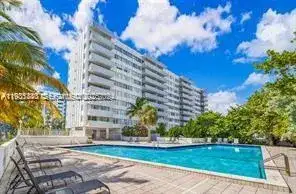 7545 E Treasure Dr # I, North Bay Village FL 33141 photo 3